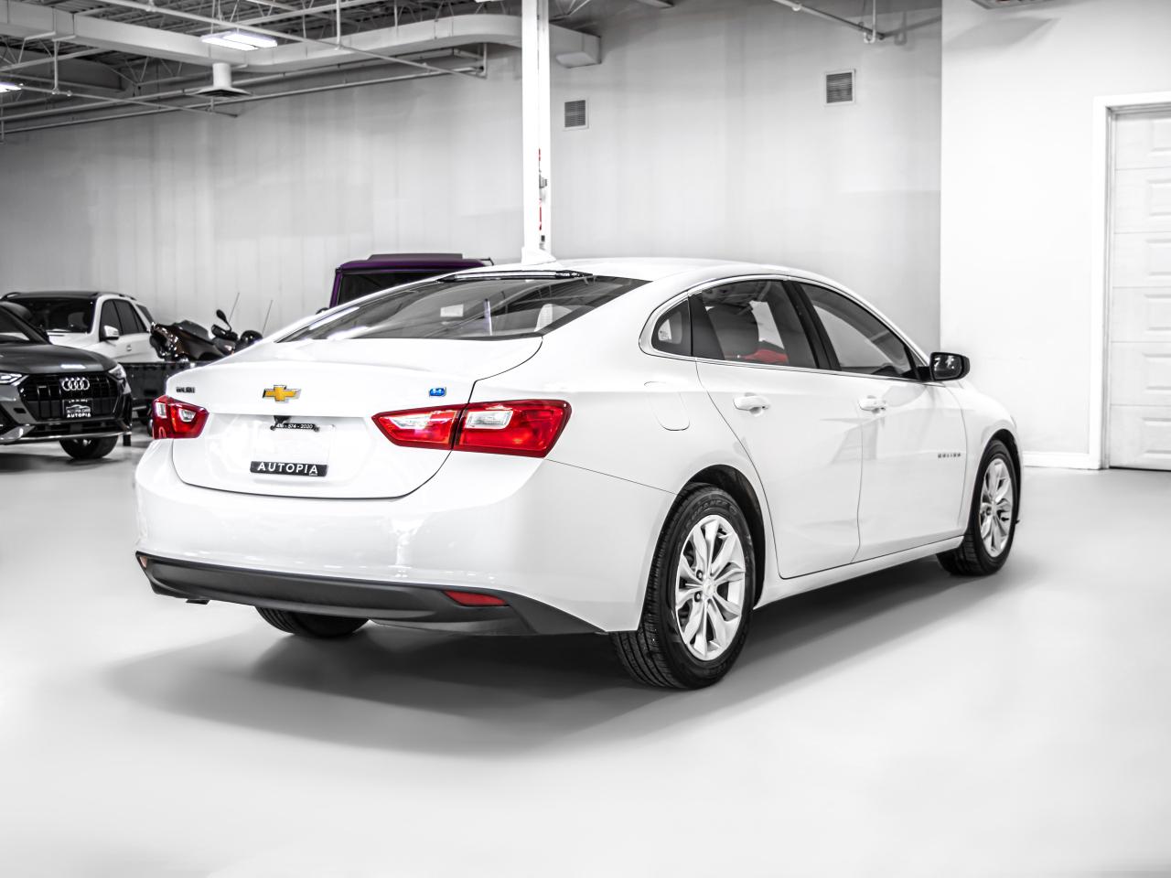 2019 Chevrolet Malibu HYBRID APPLE CARPLAY REAR VIEW CAMERA Photo