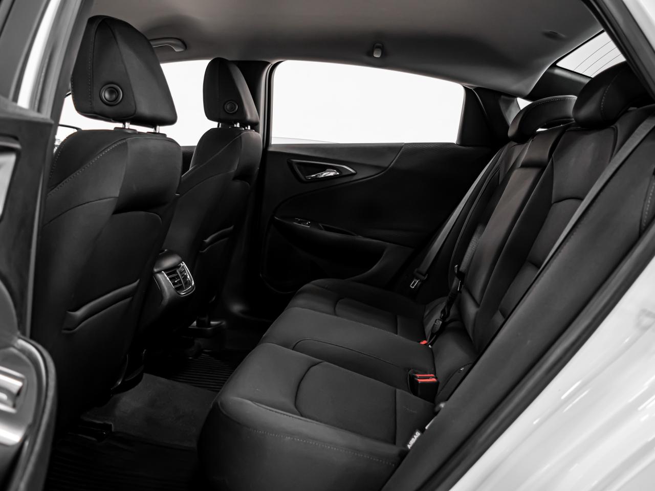 2019 Chevrolet Malibu HYBRID APPLE CARPLAY REAR VIEW CAMERA Photo