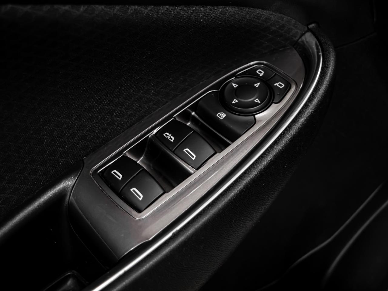 2019 Chevrolet Malibu HYBRID APPLE CARPLAY REAR VIEW CAMERA Photo