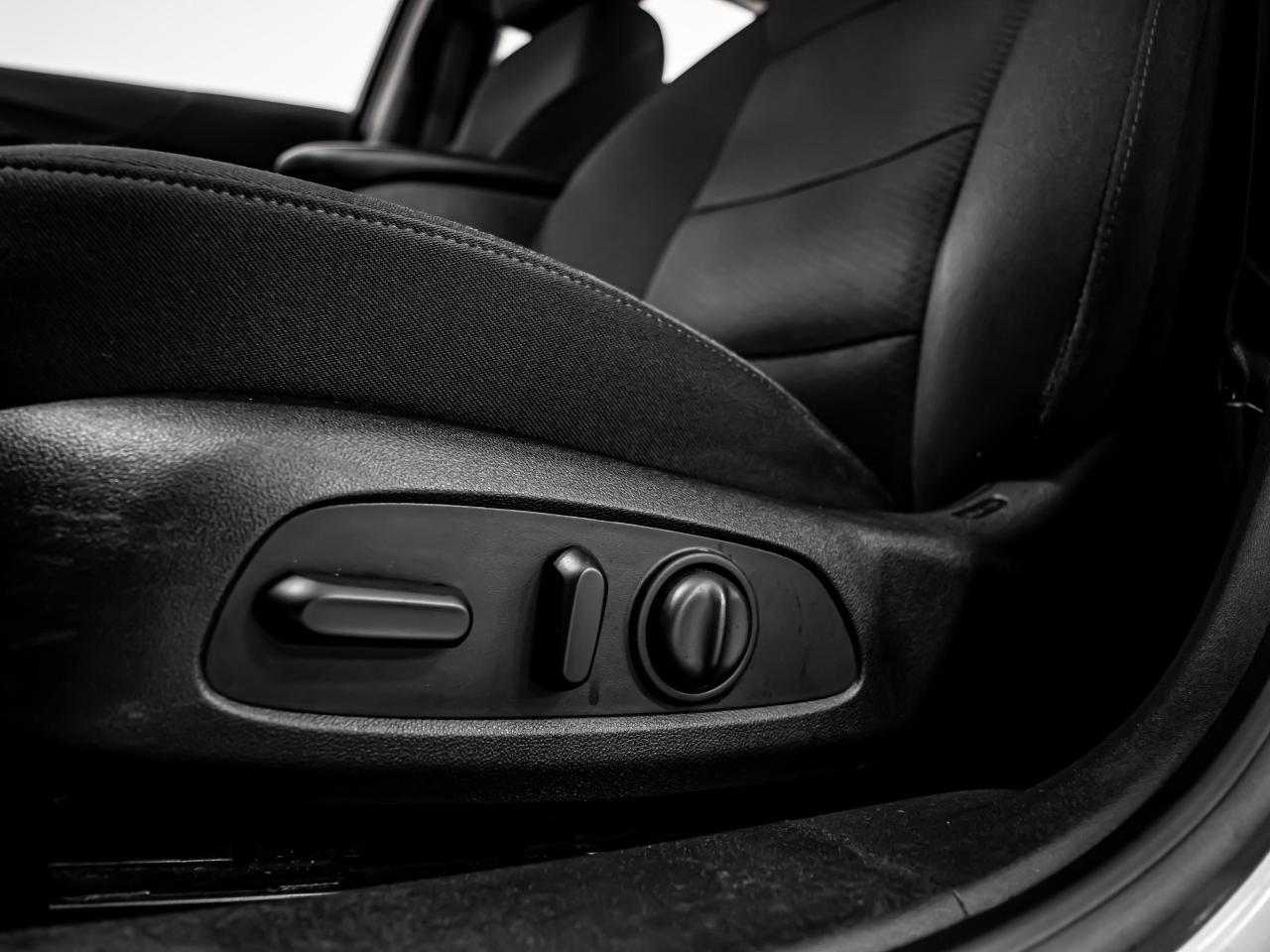 2019 Chevrolet Malibu HYBRID APPLE CARPLAY REAR VIEW CAMERA Photo