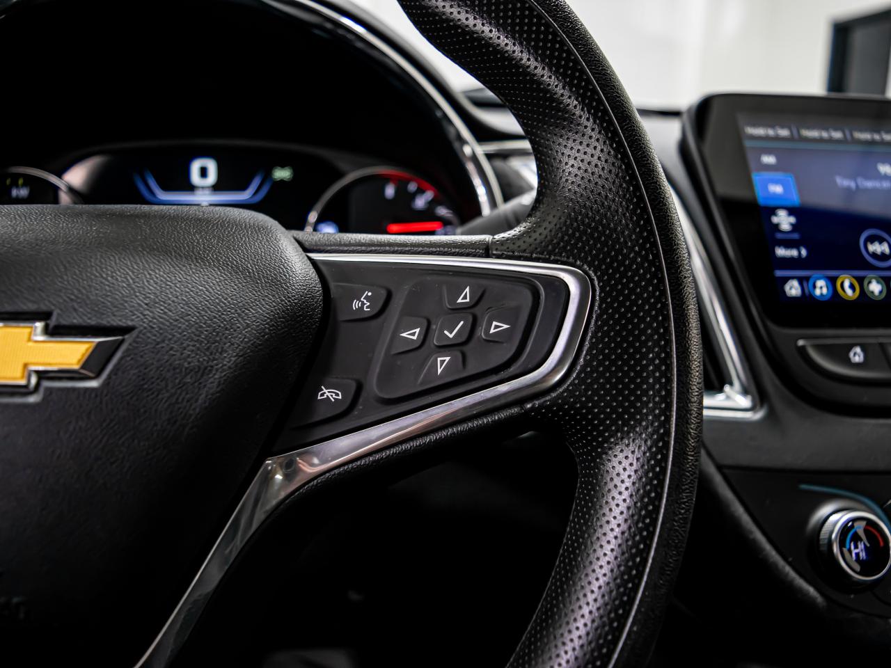 2019 Chevrolet Malibu HYBRID APPLE CARPLAY REAR VIEW CAMERA Photo