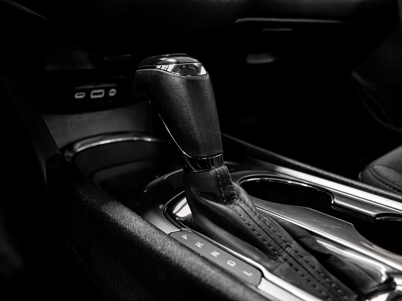 2019 Chevrolet Malibu HYBRID APPLE CARPLAY REAR VIEW CAMERA Photo