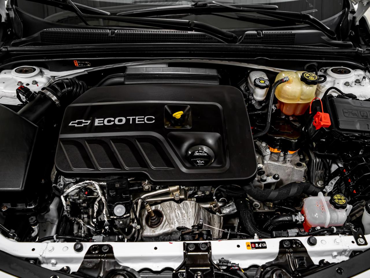 2019 Chevrolet Malibu HYBRID APPLE CARPLAY REAR VIEW CAMERA Photo