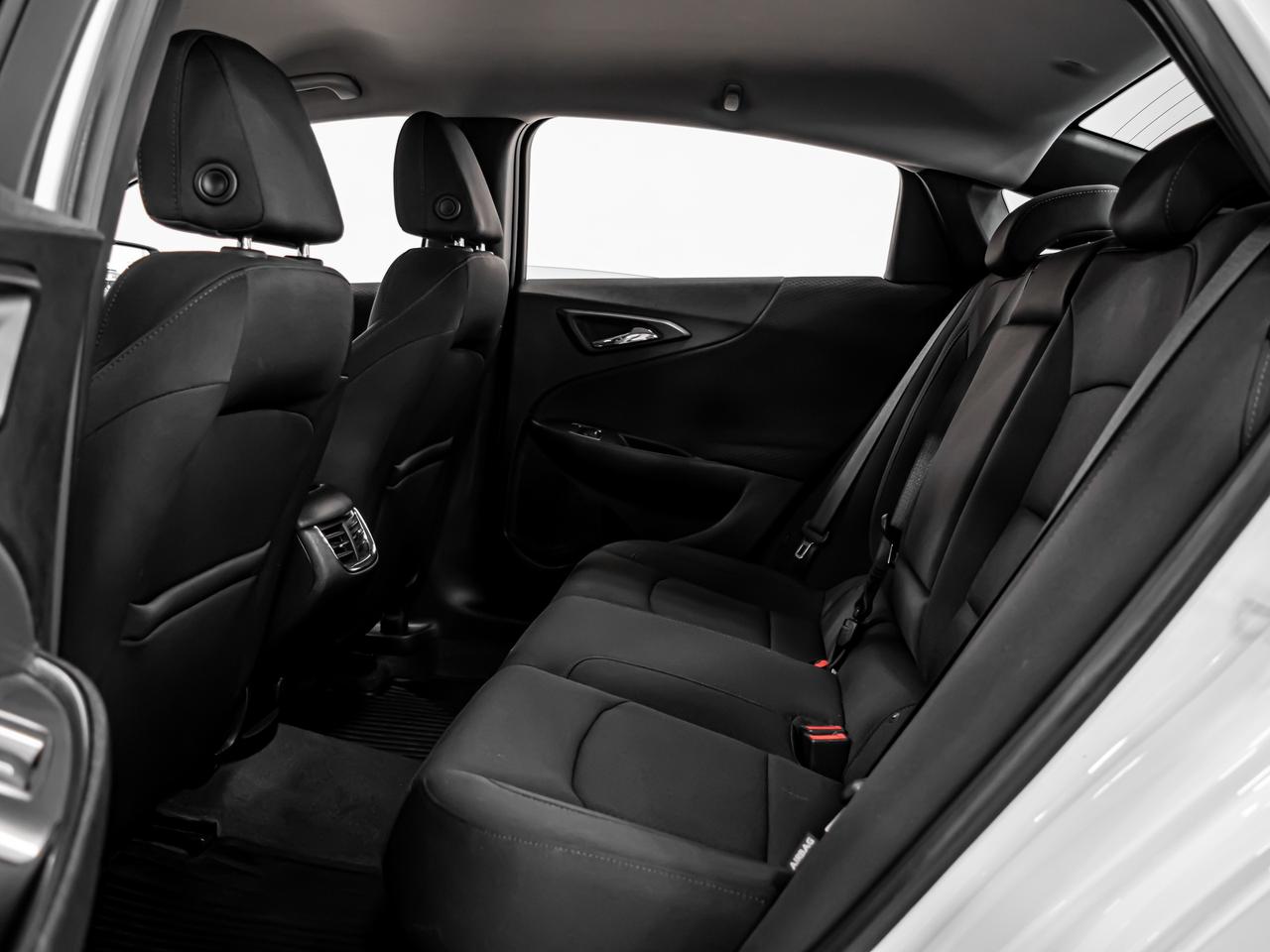 2019 Chevrolet Malibu HYBRID APPLE CARPLAY REAR VIEW CAMERA Photo