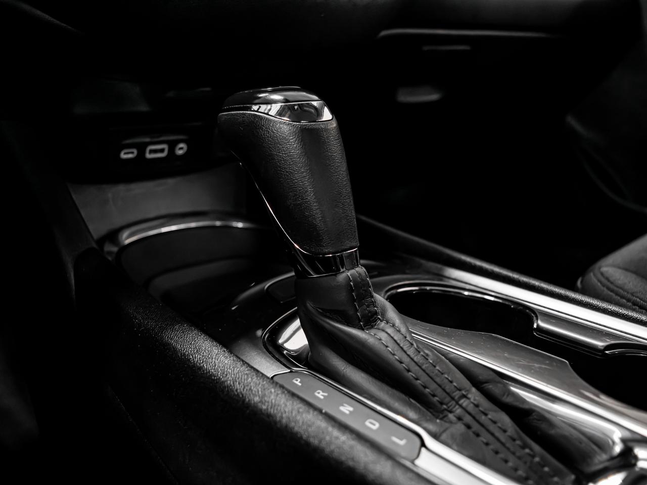 2019 Chevrolet Malibu HYBRID APPLE CARPLAY REAR VIEW CAMERA Photo