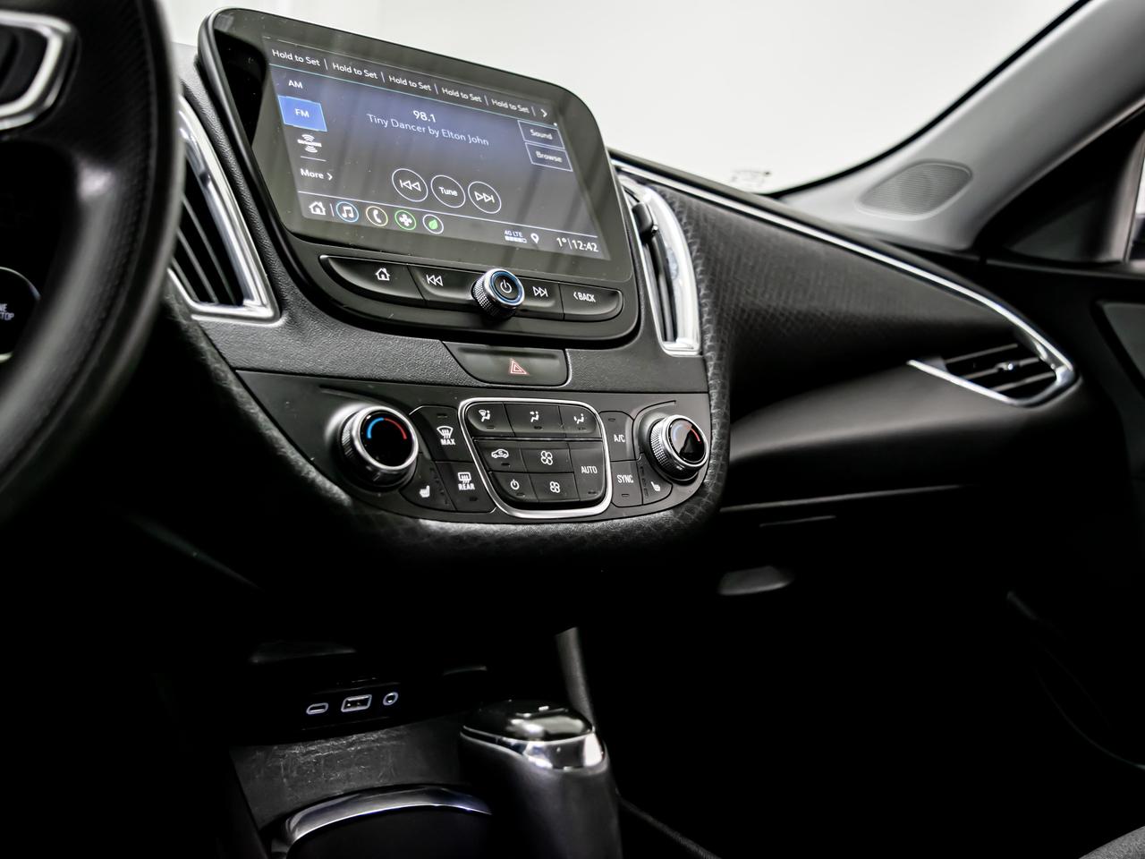 2019 Chevrolet Malibu HYBRID APPLE CARPLAY REAR VIEW CAMERA Photo