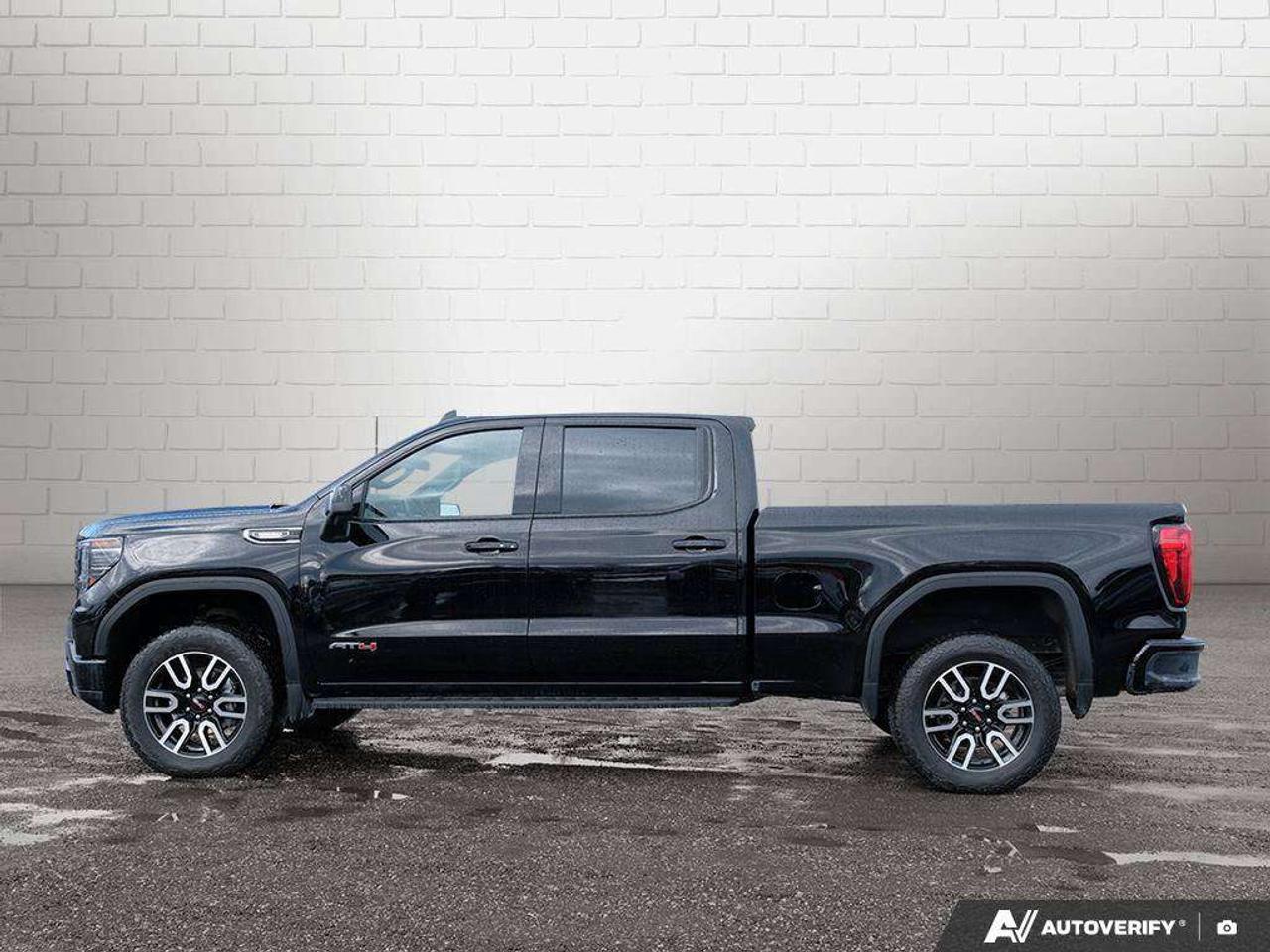 2025 GMC Sierra 1500 AT4 PREMIUM, DURAMAX, CREW, 4X4, LOADED, 1-OWNER! Photo1