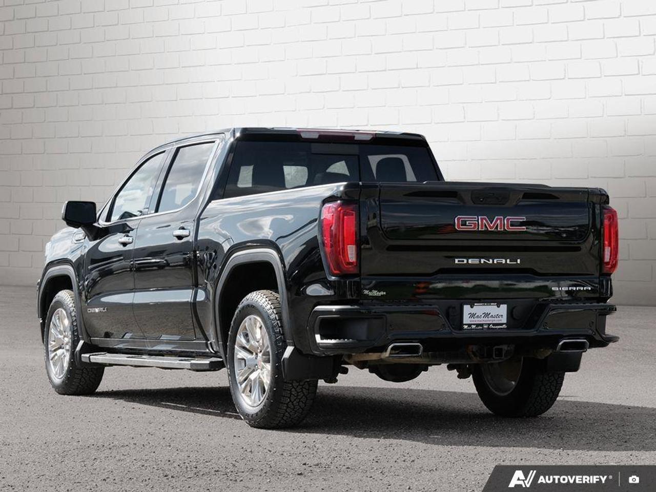 2021 GMC Sierra 1500 DenaliDENALI, CREW, 4X4, 5.3L, NAV, ROOF, 1-OWNER! Photo