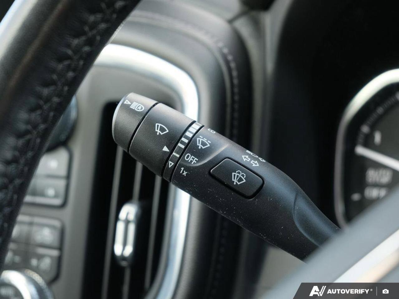 2021 GMC Sierra 1500 DenaliDENALI, CREW, 4X4, 5.3L, NAV, ROOF, 1-OWNER! Photo