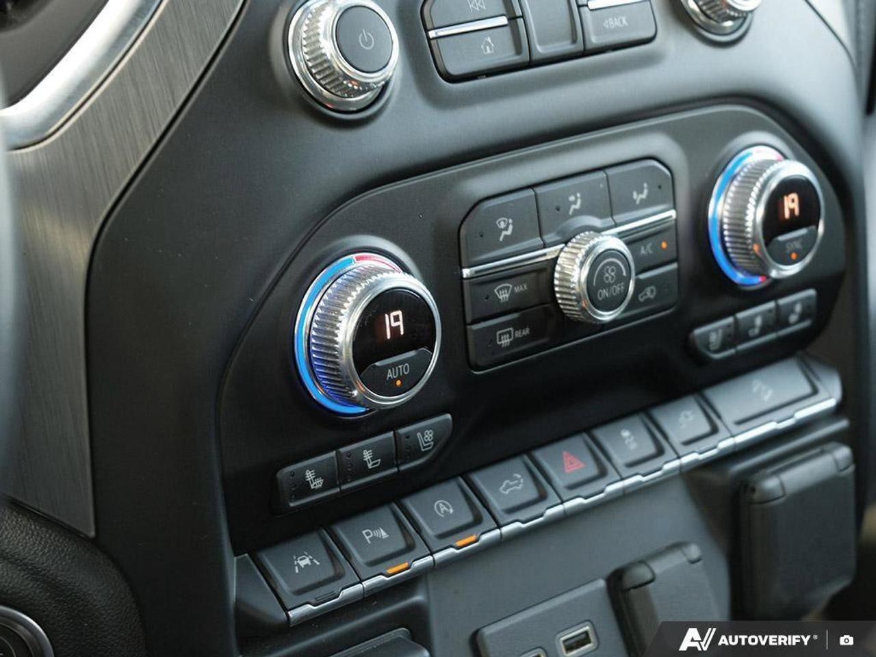 2021 GMC Sierra 1500 DenaliDENALI, CREW, 4X4, 5.3L, NAV, ROOF, 1-OWNER! Photo