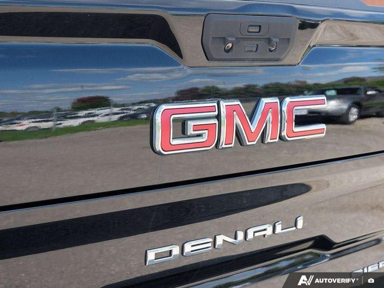 2021 GMC Sierra 1500 DENALI, CREW, 4X4, 5.3L, NAV, ROOF, 1-OWNER! Photo