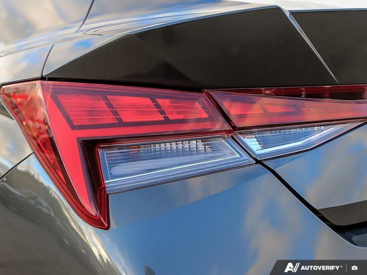 2024 Hyundai Elantra LuxuryACCIDENT-FREE, HTD LEATHER, SUNROOF, LANE KE Photo