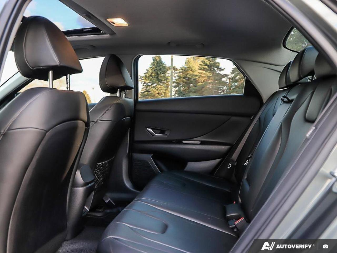 2024 Hyundai Elantra LuxuryACCIDENT-FREE, HTD LEATHER, SUNROOF, LANE KE Photo