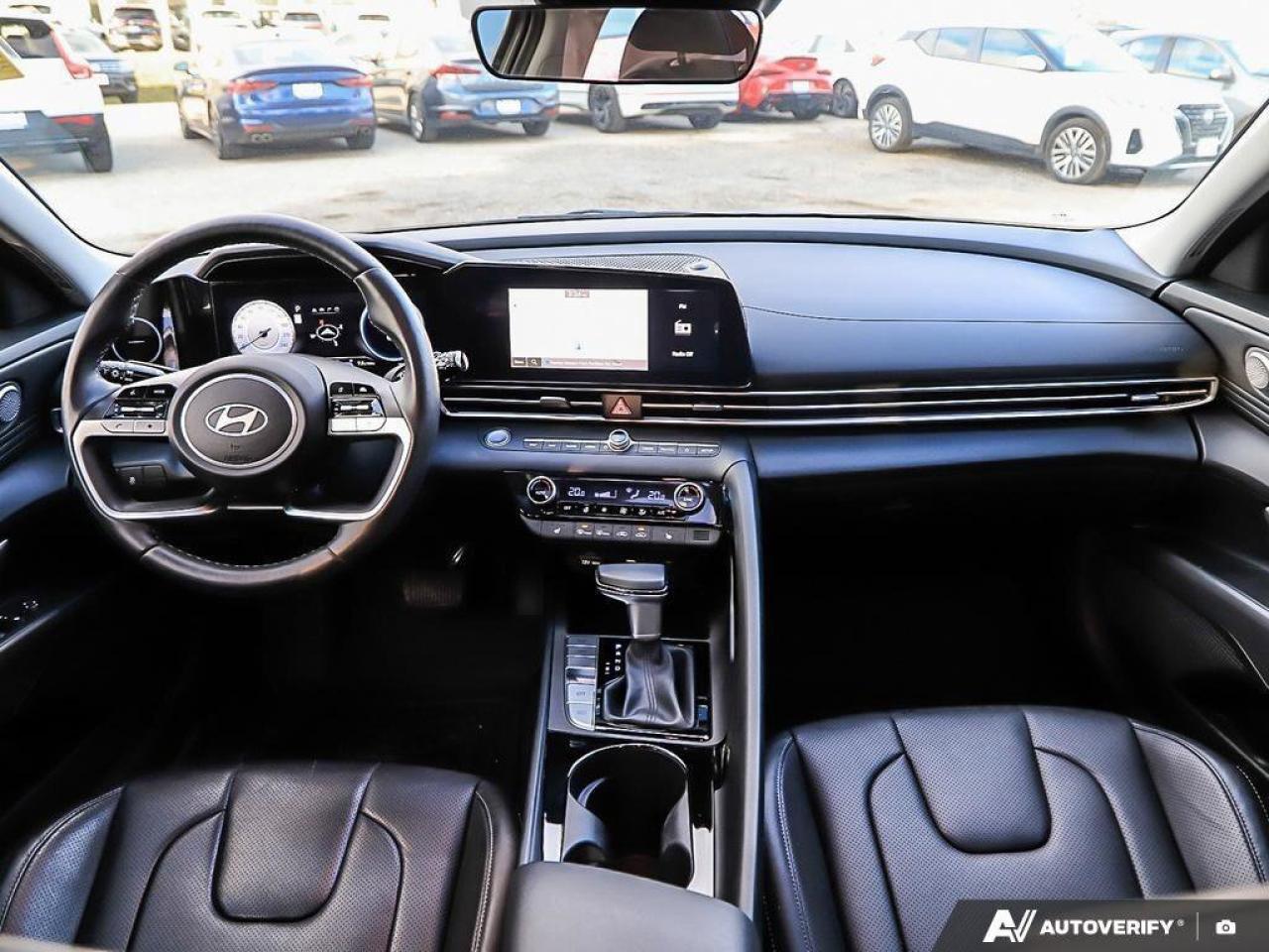 2024 Hyundai Elantra LuxuryACCIDENT-FREE, HTD LEATHER, SUNROOF, LANE KE Photo