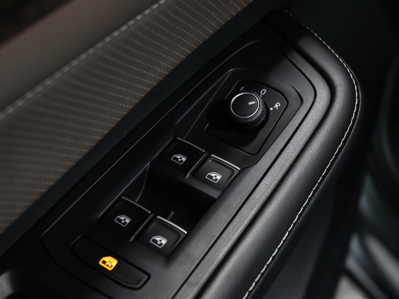 2024 Volkswagen Atlas HIGHLINE 2.0 TSI 4MOTION 7 PASSENGER NAVI REAR CAM Photo