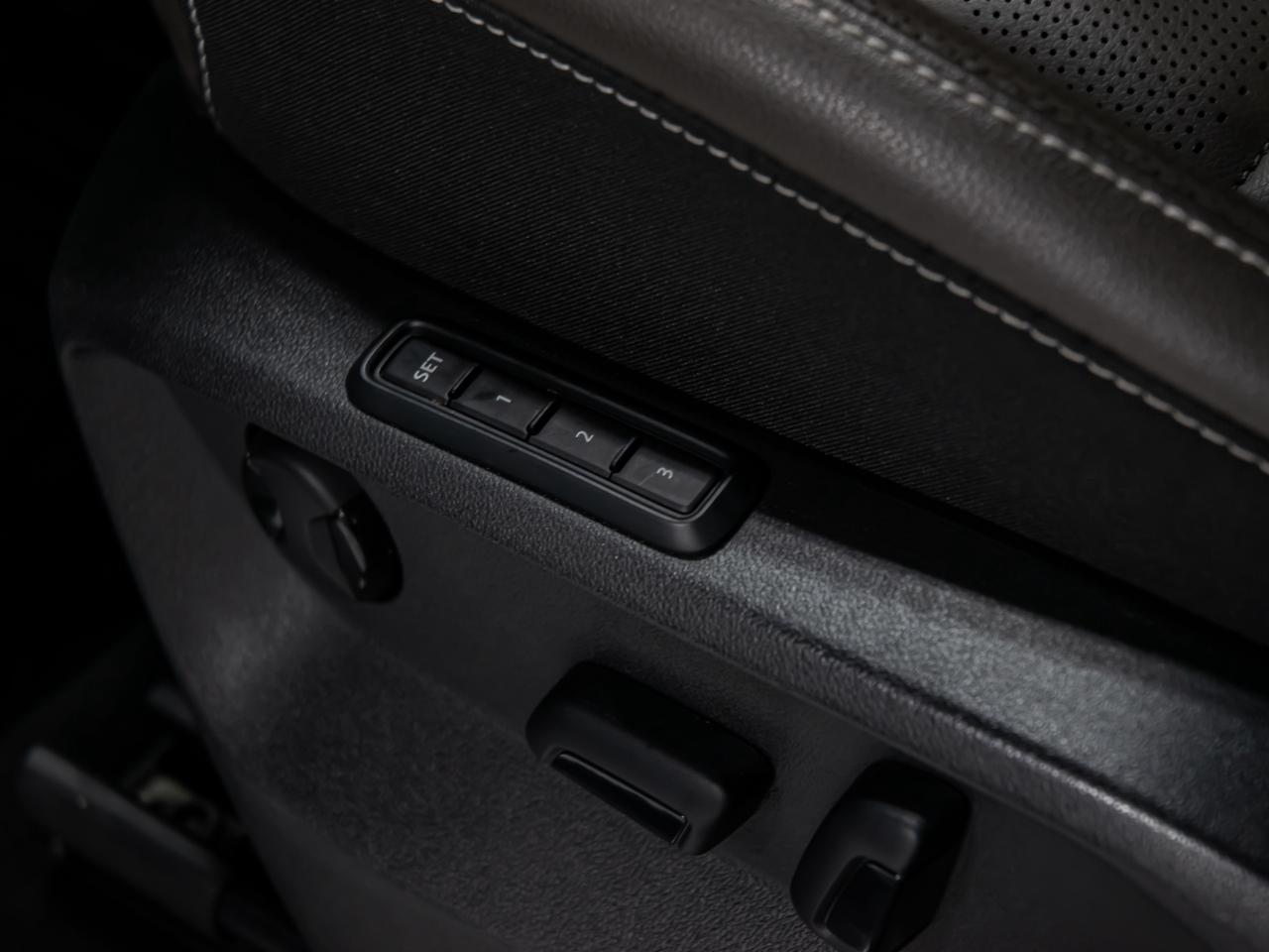 2024 Volkswagen Atlas HIGHLINE 2.0 TSI 4MOTION 7 PASSENGER NAVI REAR CAM Photo