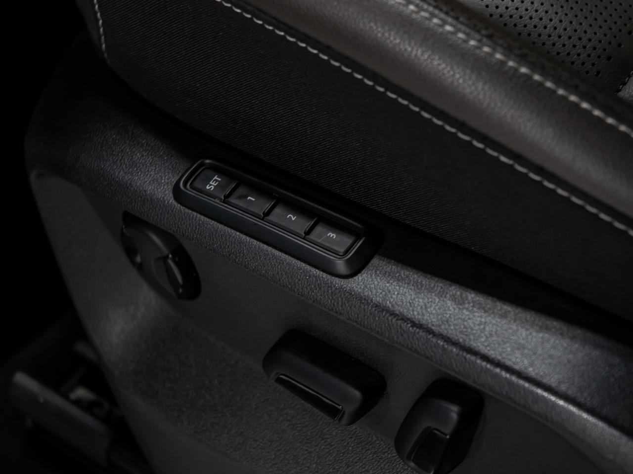 2024 Volkswagen Atlas HIGHLINE 2.0 TSI 4MOTION 7 PASSENGER NAVI REAR CAM Photo