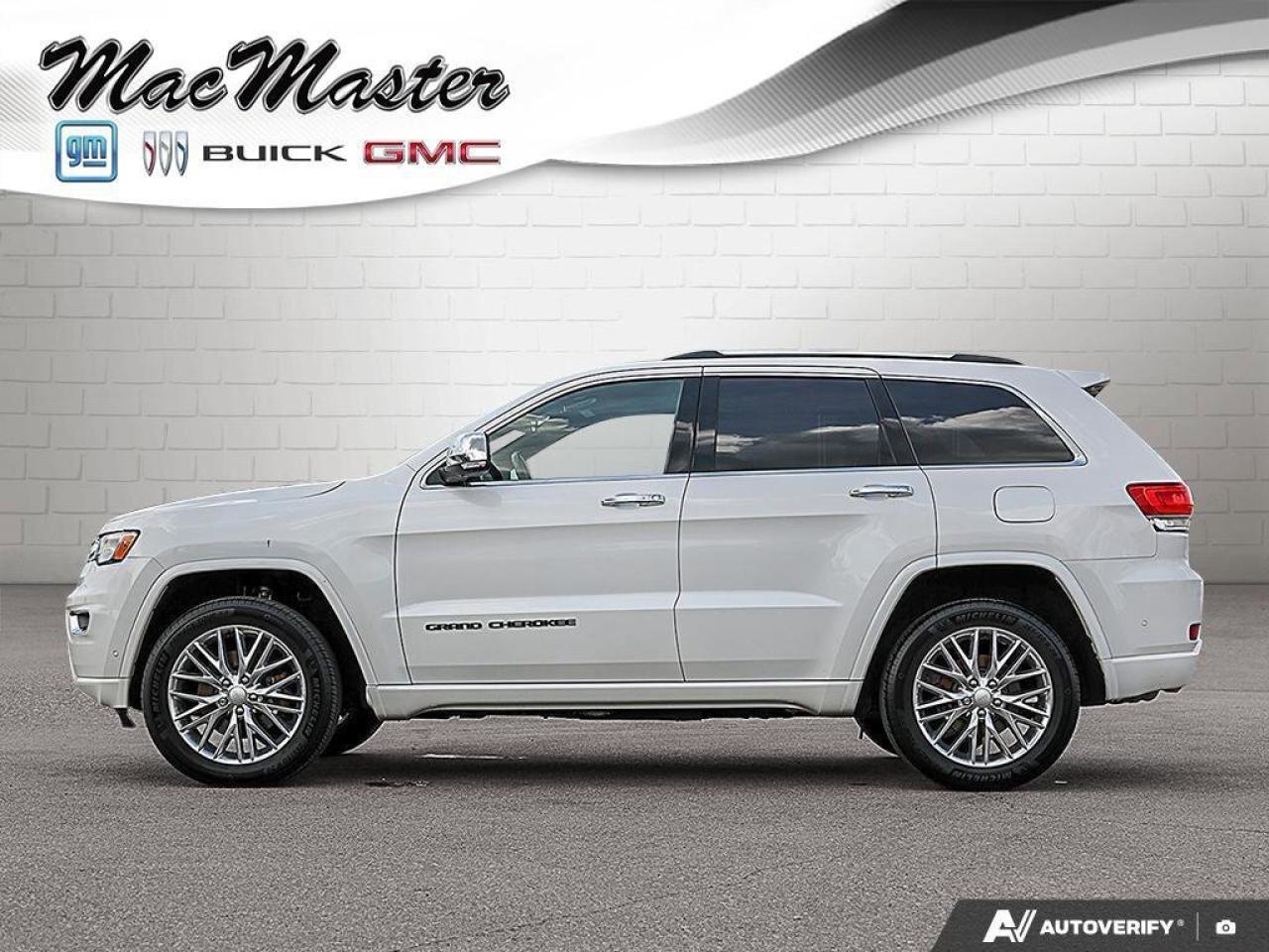 2018 Jeep Grand Cherokee OverlandOVERLAND, HEMI, 4X4, NAV, ROOF, HTD/COOL! Photo2