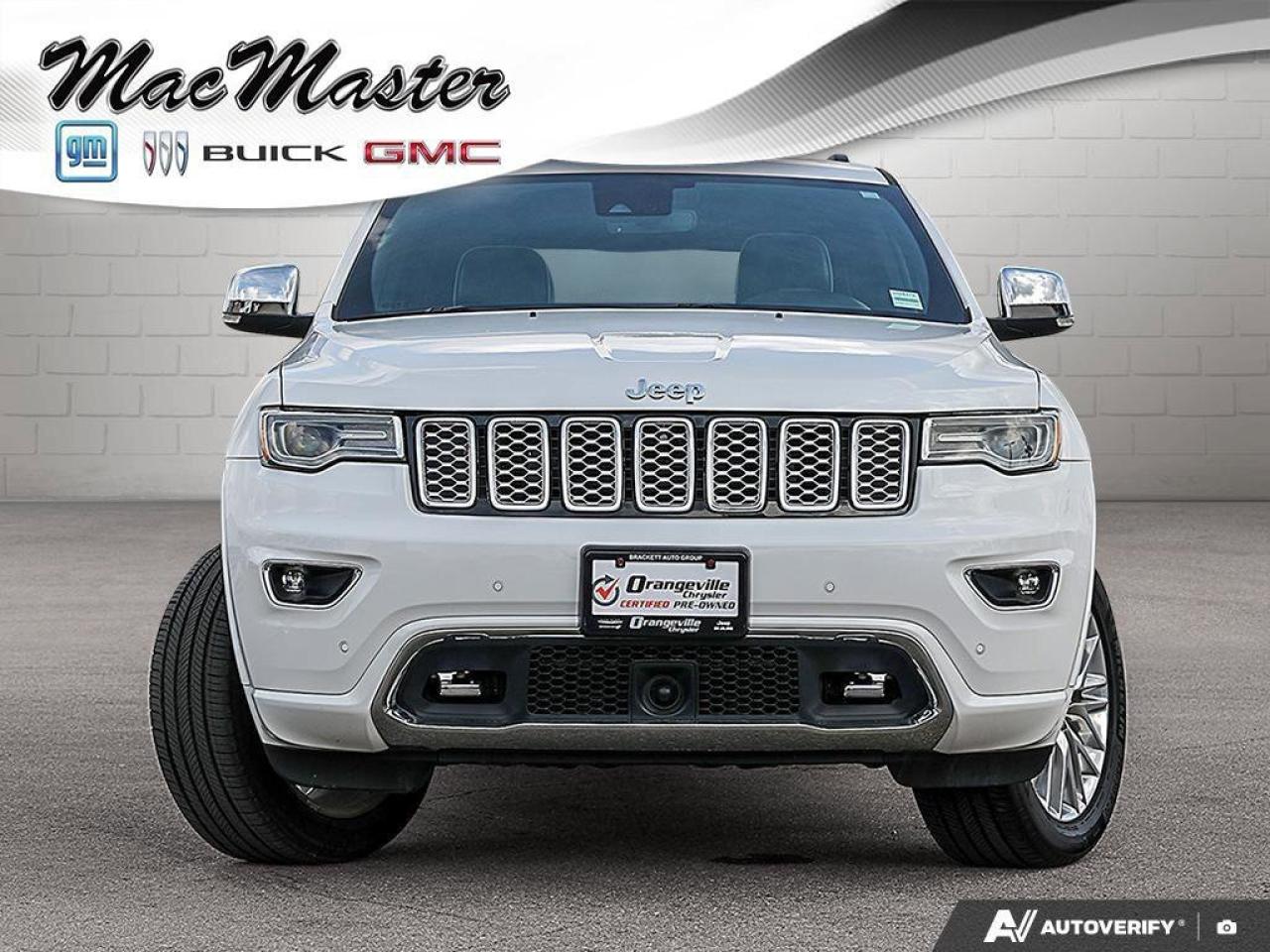 2018 Jeep Grand Cherokee OverlandOVERLAND, HEMI, 4X4, NAV, ROOF, HTD/COOL! Photo