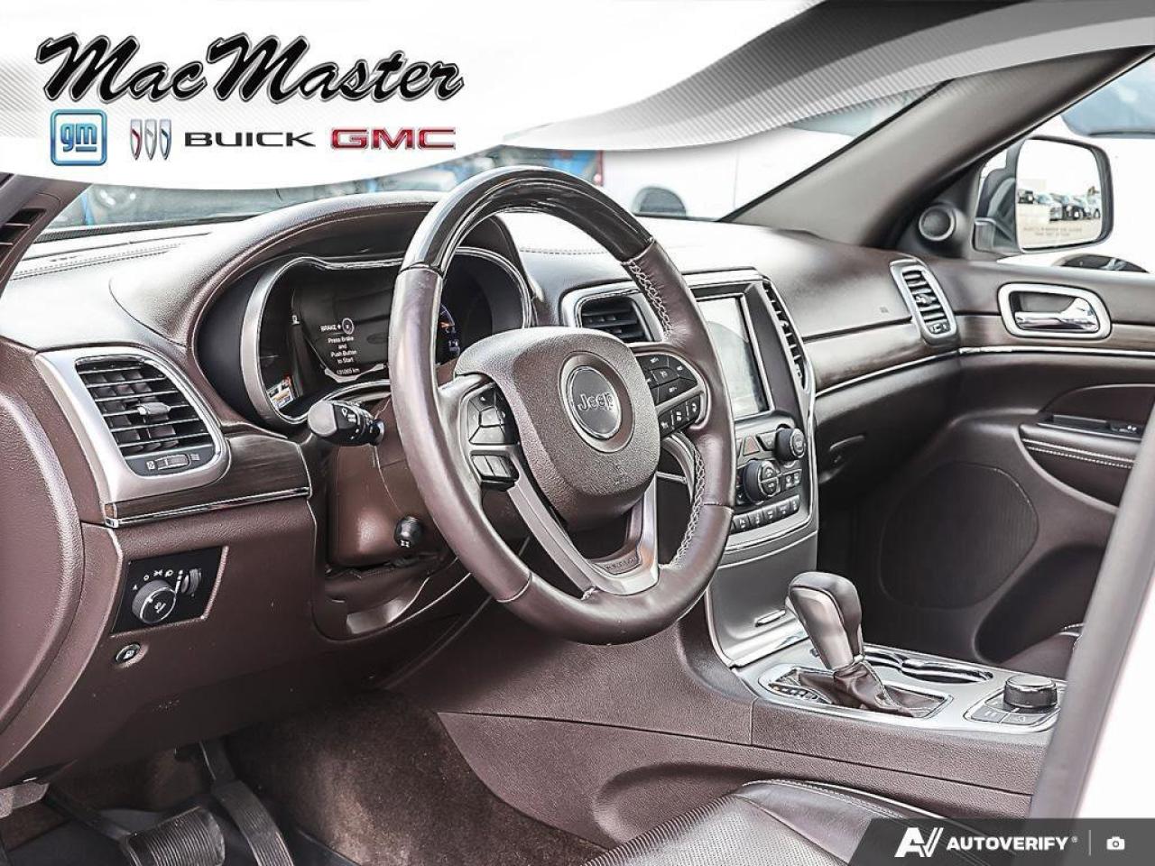 2018 Jeep Grand Cherokee OverlandOVERLAND, HEMI, 4X4, NAV, ROOF, HTD/COOL! Photo