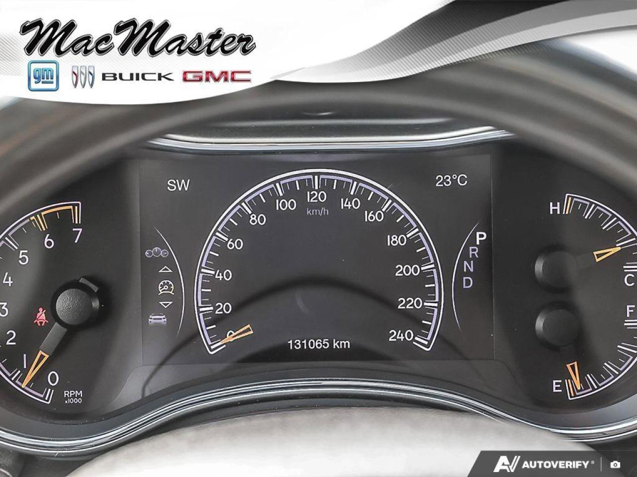 2018 Jeep Grand Cherokee OverlandOVERLAND, HEMI, 4X4, NAV, ROOF, HTD/COOL! Photo