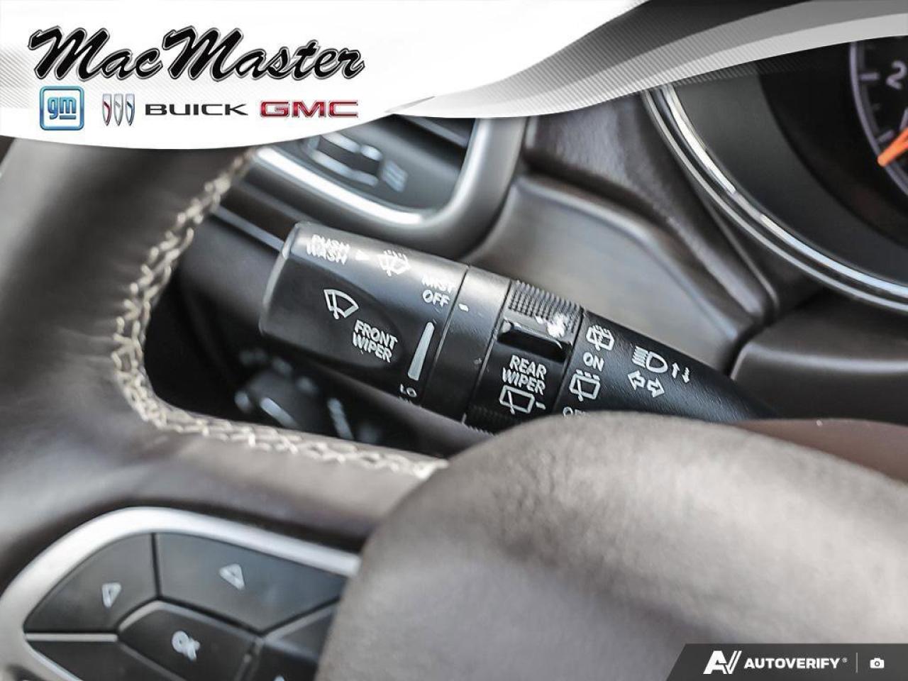 2018 Jeep Grand Cherokee OverlandOVERLAND, HEMI, 4X4, NAV, ROOF, HTD/COOL! Photo