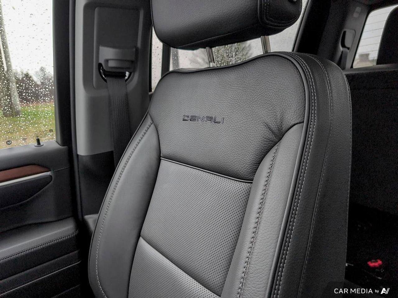 2023 GMC Sierra 1500 DenaliDenali   One Owner   Trailer Brake Controlle Photo