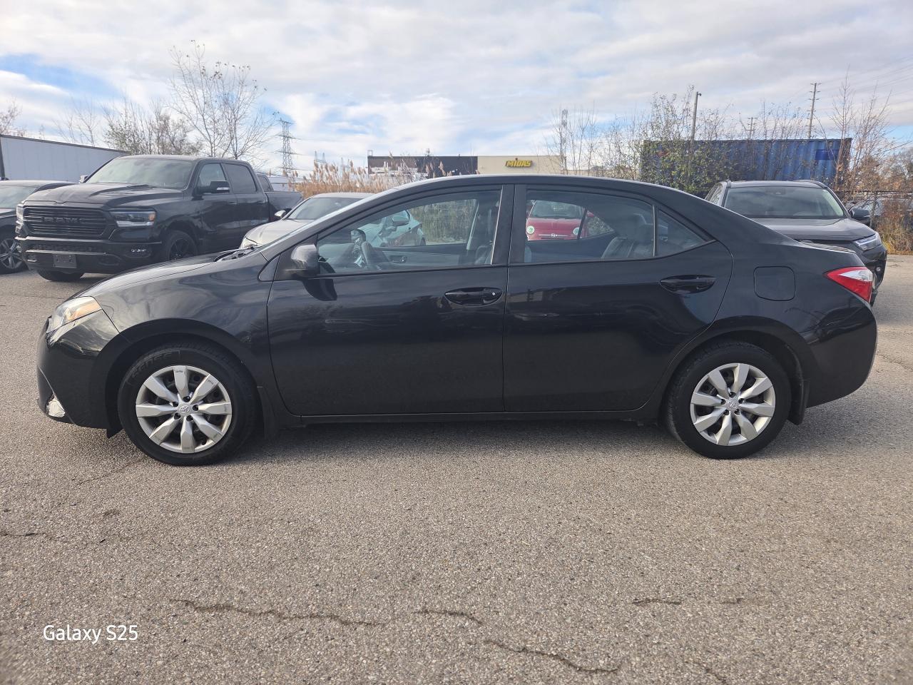 2016 Toyota Corolla LE AUTO AIR BLUE TOOTH REAR VIEW CAMERA $ 12,988.0 Photo3