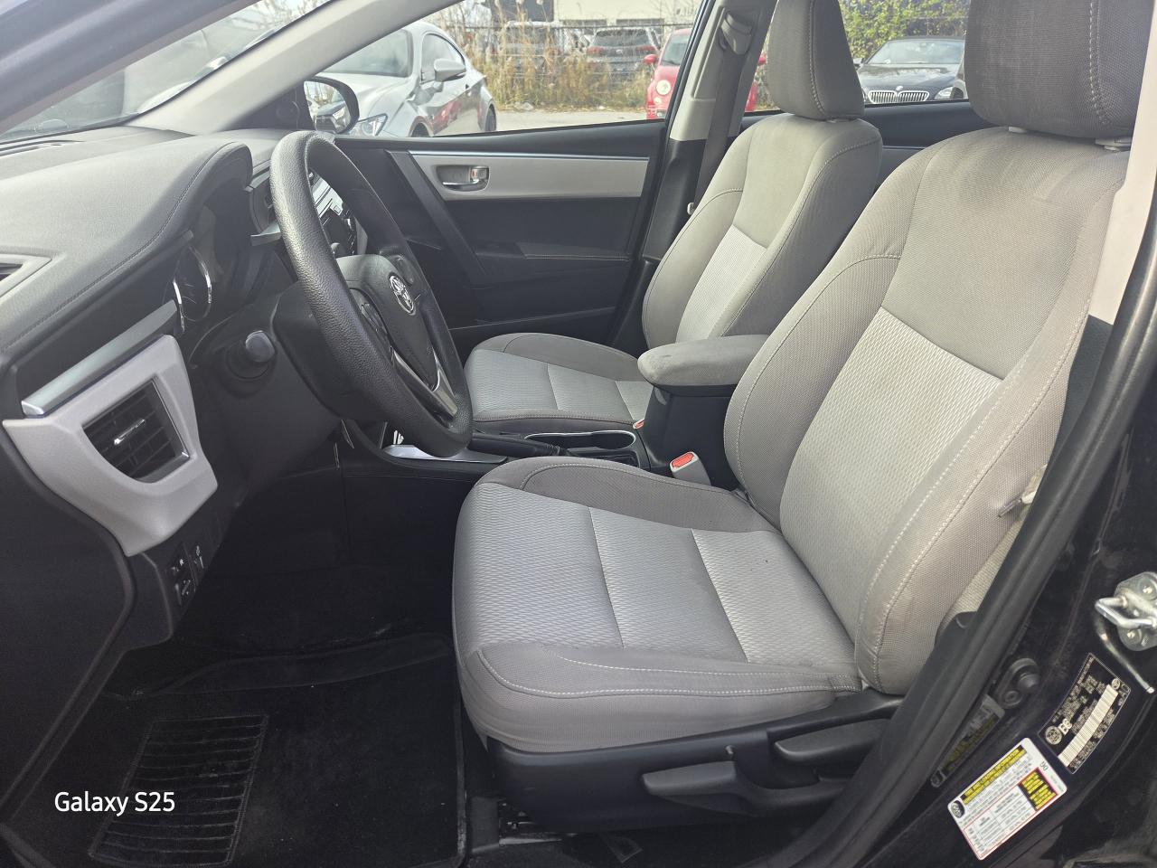 2016 Toyota Corolla LE AUTO AIR BLUE TOOTH REAR VIEW CAMERA $ 12,988.0 Photo