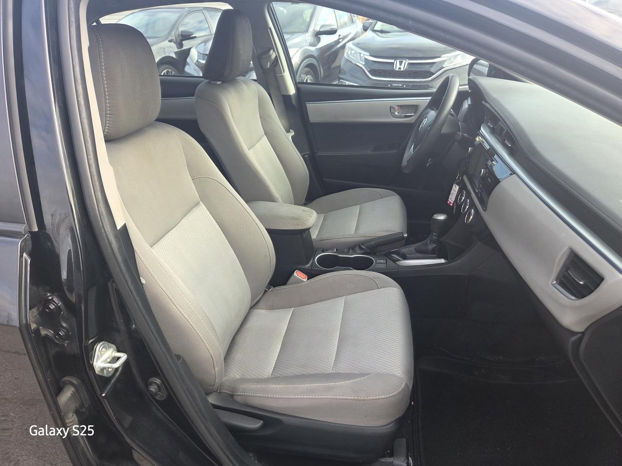 2016 Toyota Corolla LE AUTO AIR BLUE TOOTH REAR VIEW CAMERA $ 12,988.0 Photo