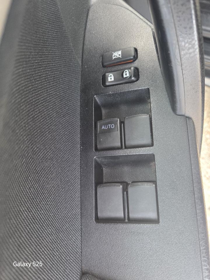 2016 Toyota Corolla LE AUTO AIR BLUE TOOTH REAR VIEW CAMERA $ 12,988.0 Photo