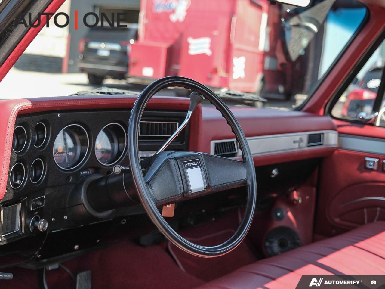 1978 Chevrolet C10 LOWERED   TRIFOLD CARGO COVER Photo