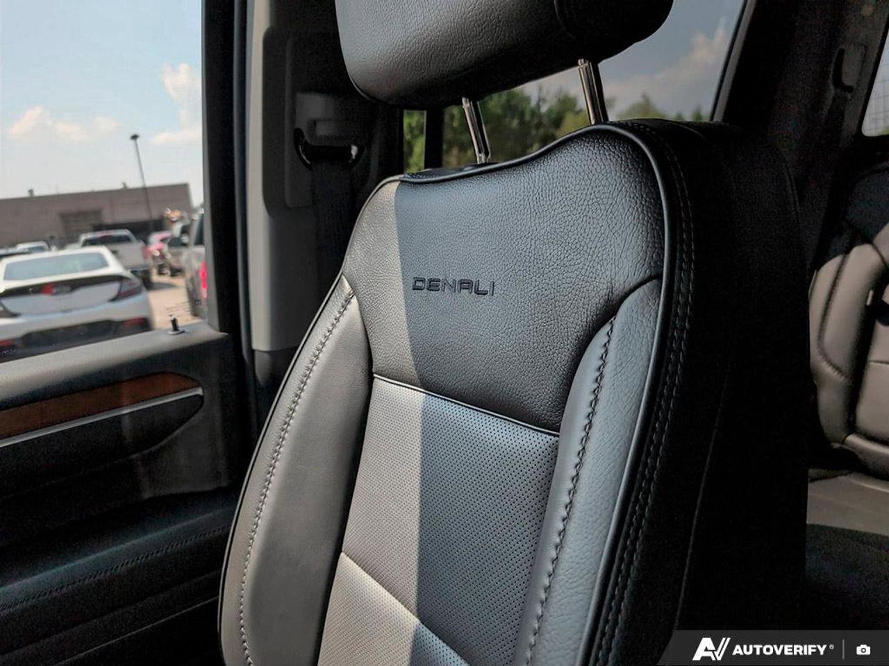 2022 GMC Sierra 1500 DenaliDenali   Remote Start   Trailer Brake Contro Photo