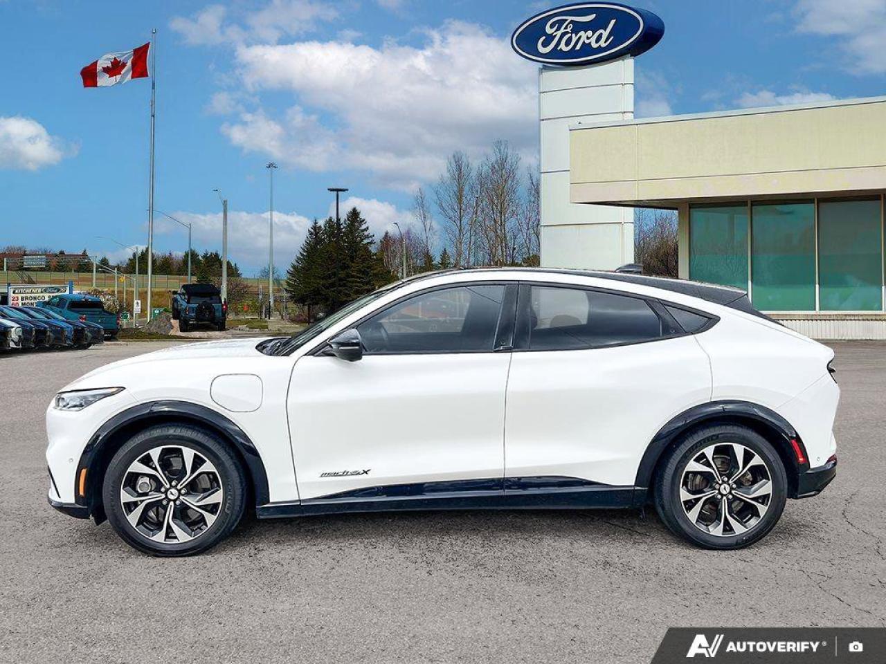 2021 Ford Mustang Mach-E Premium   LEASE RETURN   GLASS ROOF   EXT BATT LEA Photo3