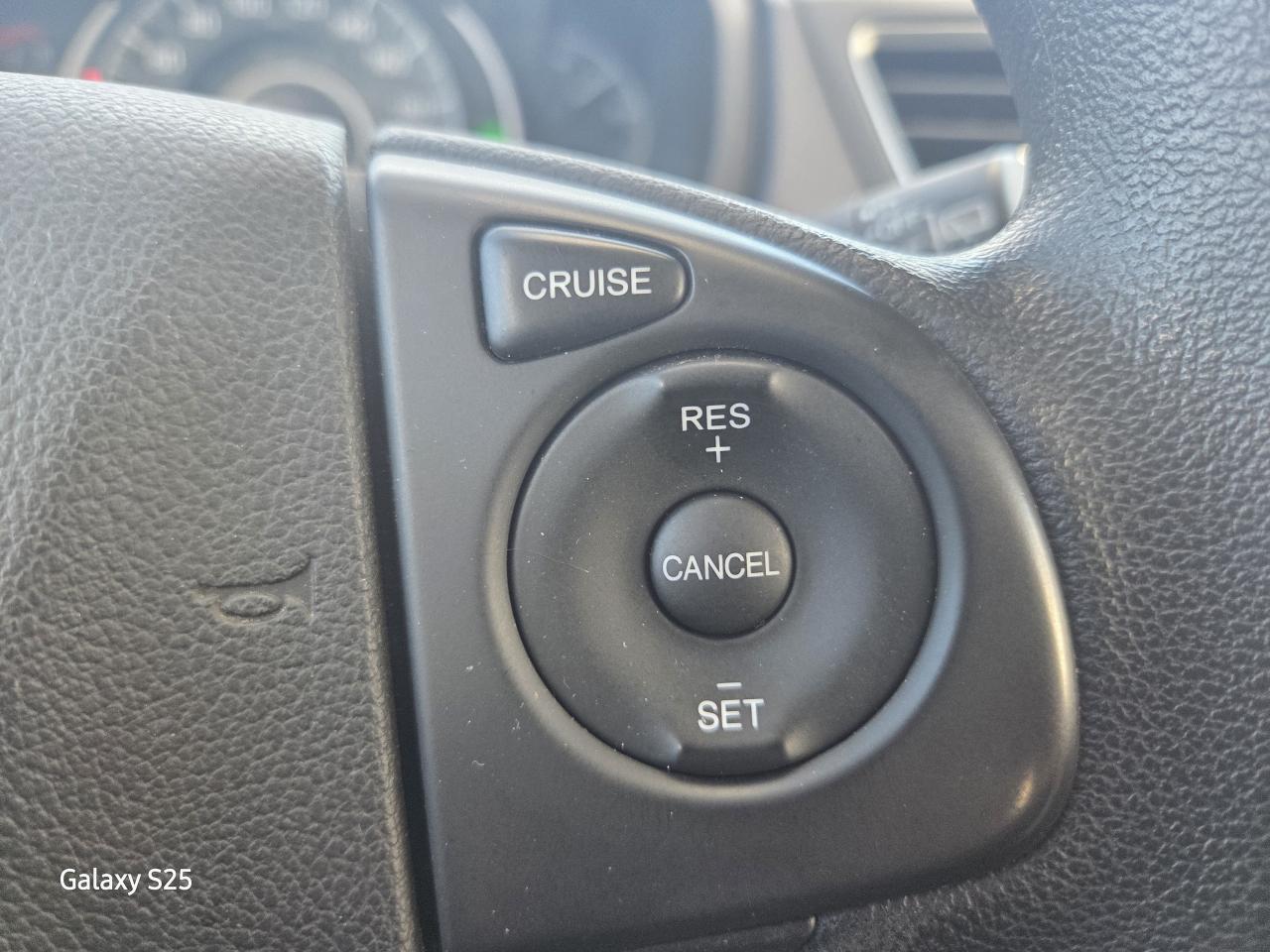 2015 Honda CR-V SE AWD ALLOY REAR VIEW CAMERA AIR LOW KM $ 16,888. Photo