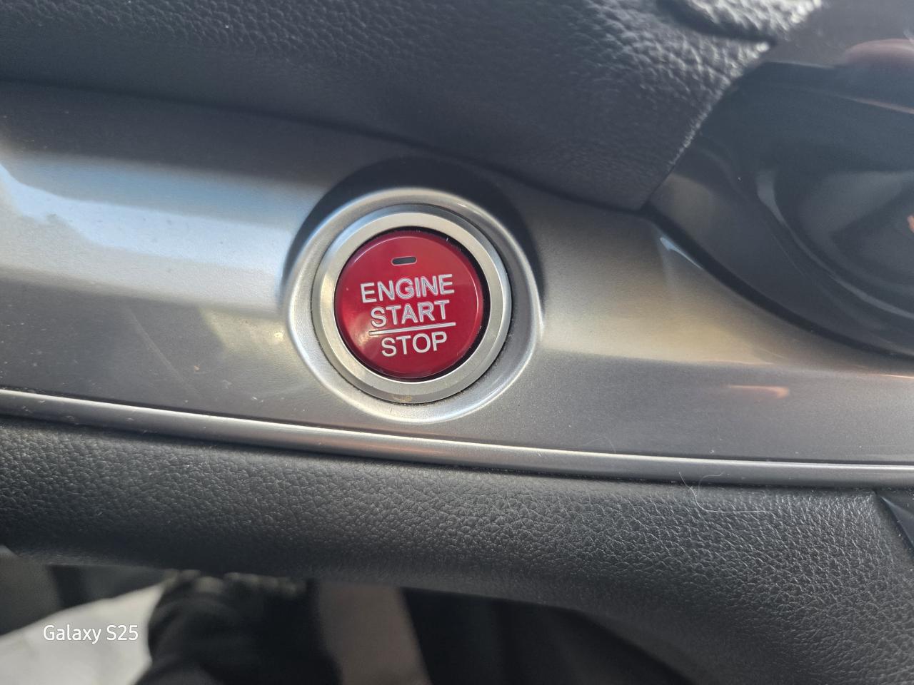 2015 Honda CR-V SE AWD ALLOY REAR VIEW CAMERA AIR LOW KM $ 16,888. Photo