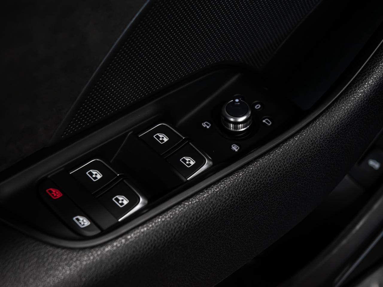 2018 Audi RS 3 Sedan 2.5 TFSI QUATTRO S TRONIC NAVI BLIND SPOTS REAR CA Photo