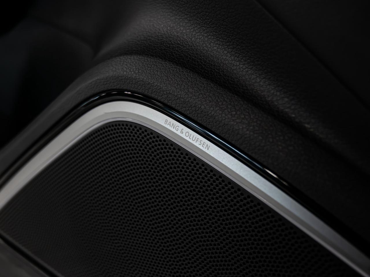 2018 Audi RS 3 Sedan 2.5 TFSI QUATTRO S TRONIC NAVI BLIND SPOTS REAR CA Photo