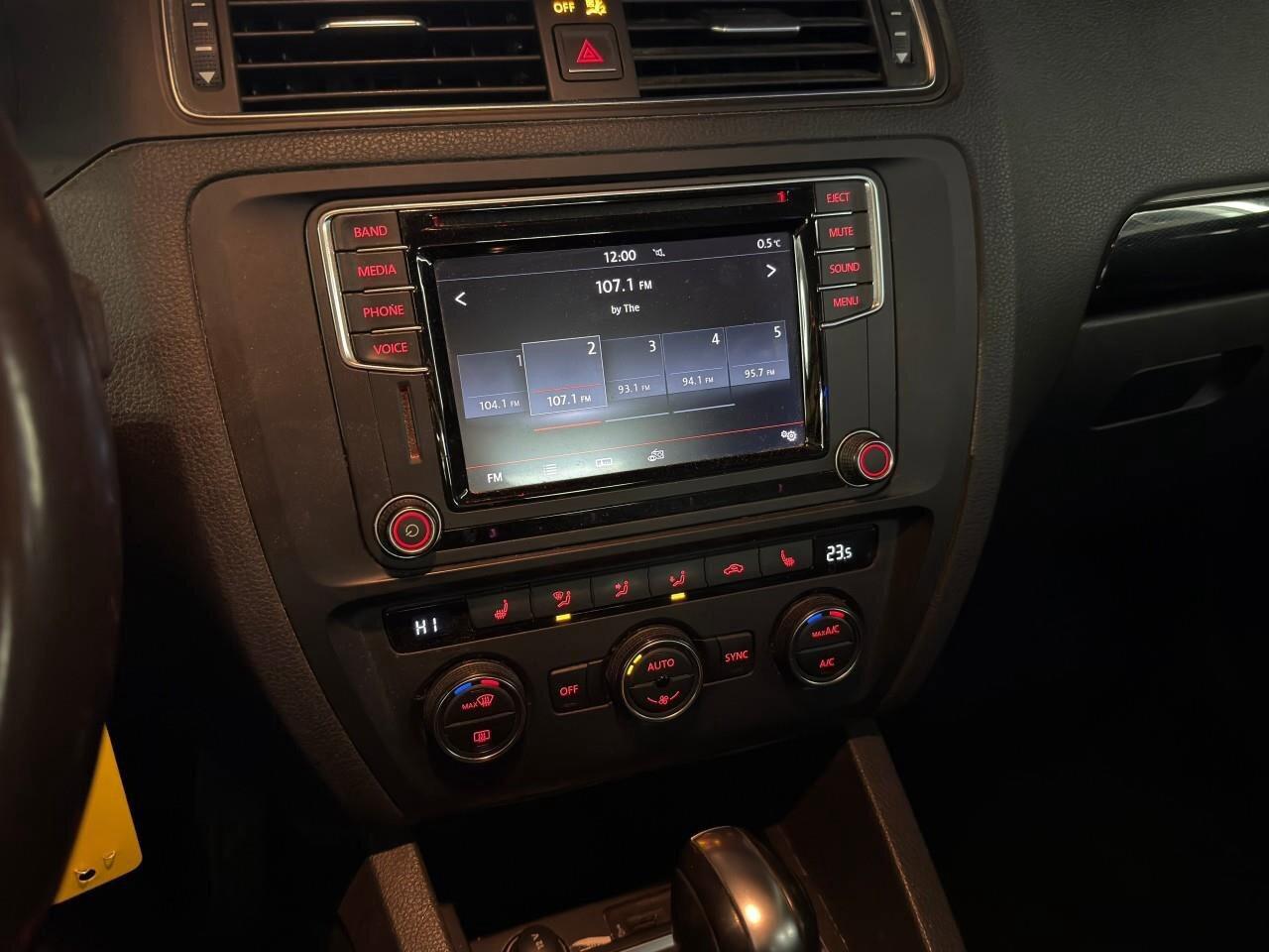 2016 Volkswagen Jetta Sedan ComfortlineCERTIFIED AS-TRADED, ONE-OWNER, ACCIDEN Photo