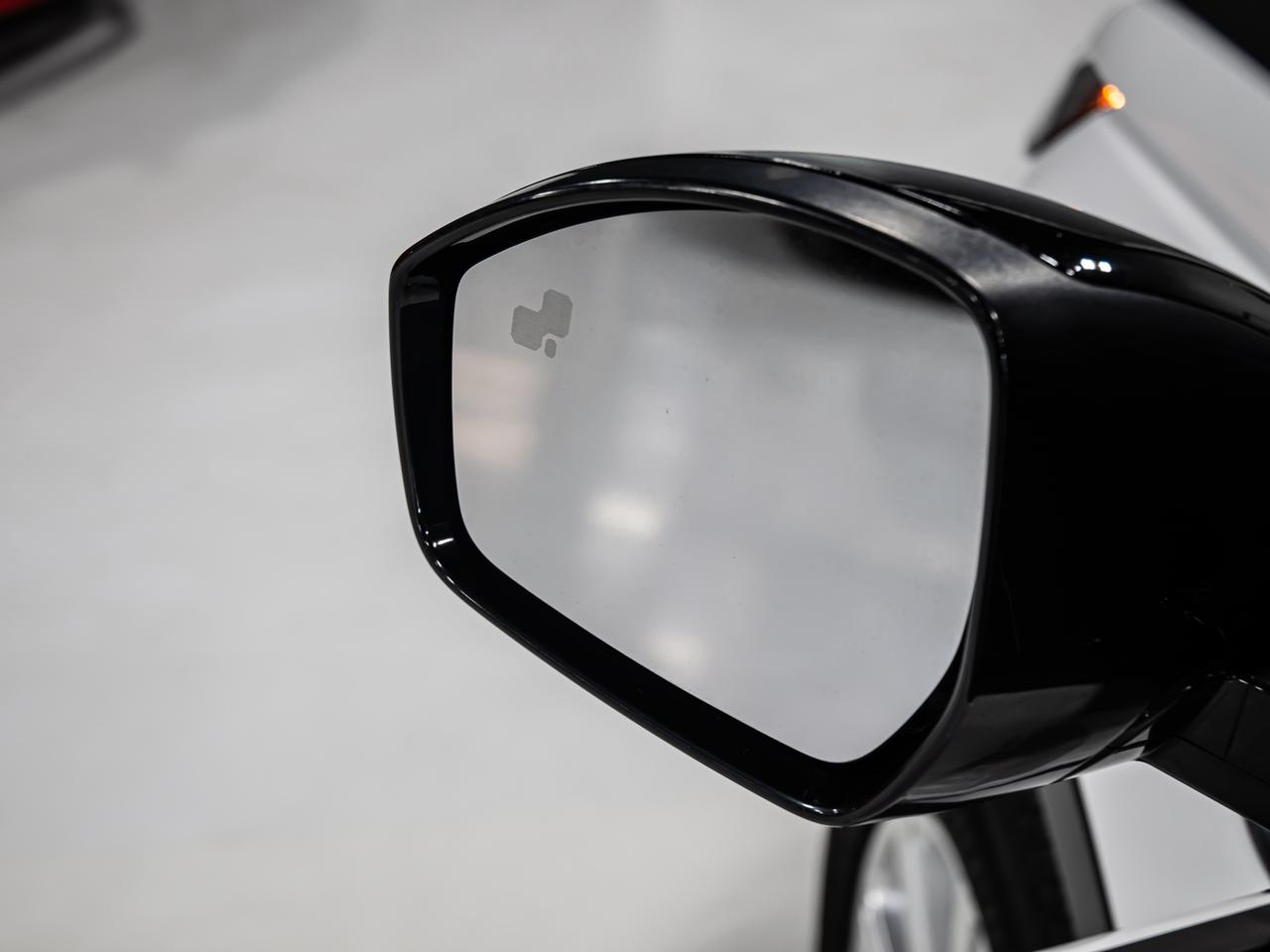 2018 Land Rover Discovery Sport SE AWD BLIND SPOTS NAVIGATION REAR VIEW CAMERA Photo