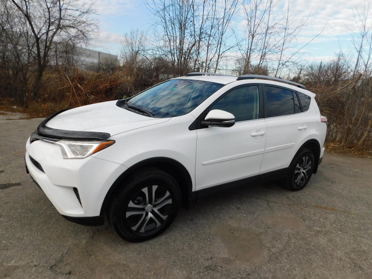 2017 Toyota RAV4 LE  BACKUP CAMERA HEATED SEATS BLUE TOOTH Photo