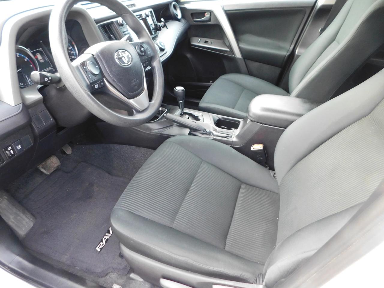 2017 Toyota RAV4 LE  BACKUP CAMERA HEATED SEATS BLUE TOOTH Photo