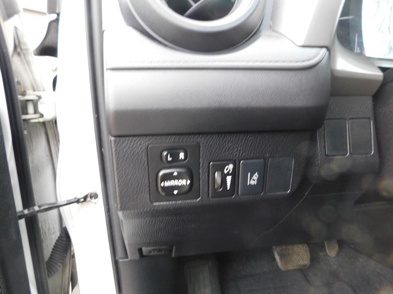 2017 Toyota RAV4 LE  BACKUP CAMERA HEATED SEATS BLUE TOOTH Photo