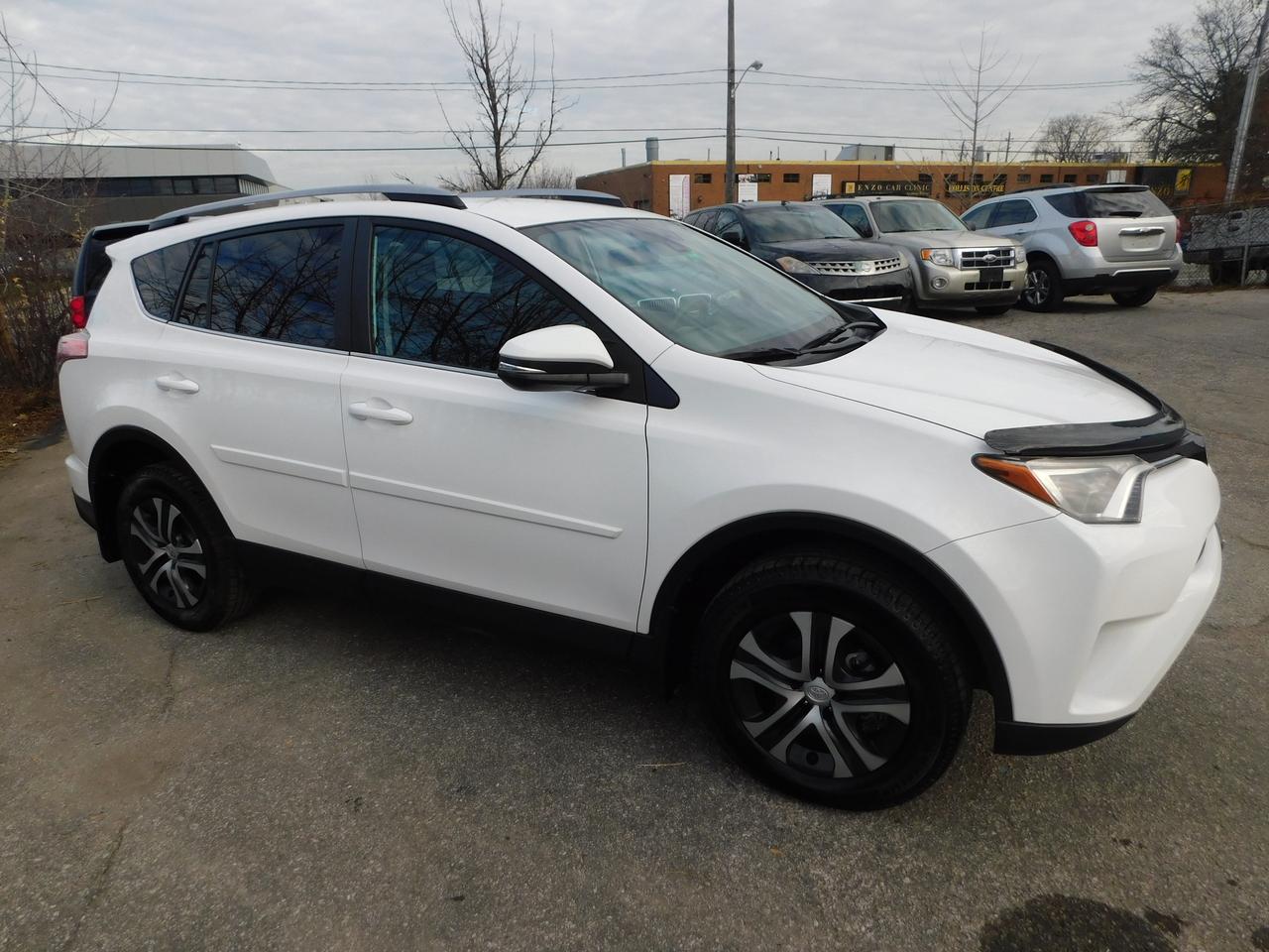 2017 Toyota RAV4 LE  BACKUP CAMERA HEATED SEATS BLUE TOOTH Photo4