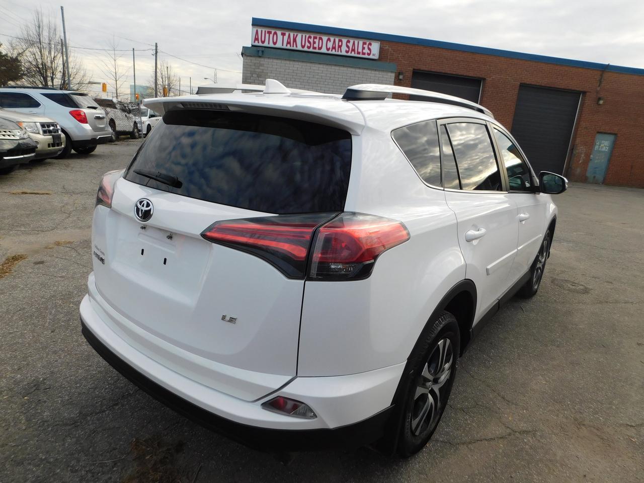2017 Toyota RAV4 LE  BACKUP CAMERA HEATED SEATS BLUE TOOTH Photo3