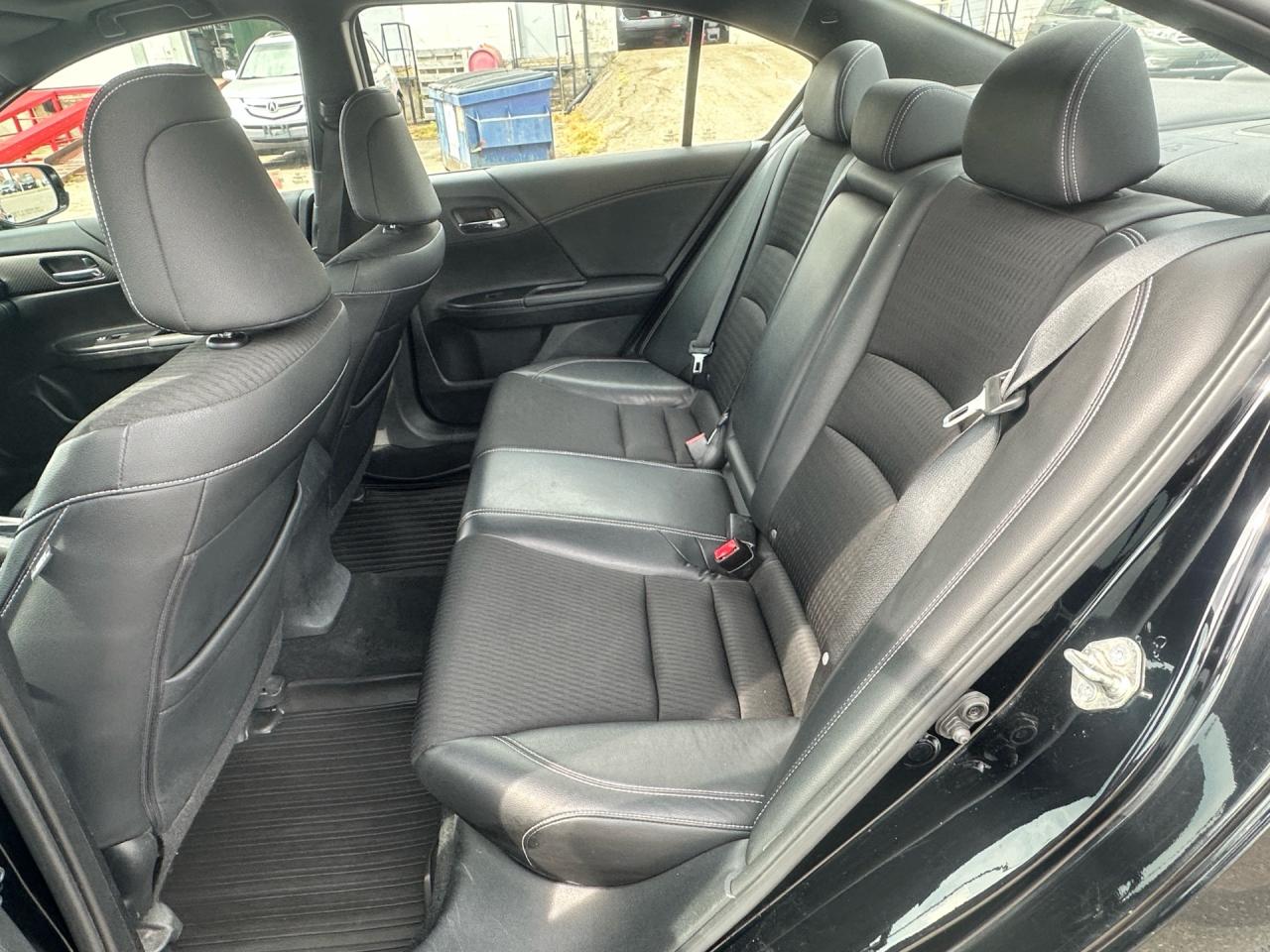 2017 Honda Accord Sport ~ SUNROOF ~ CARPLAY ~ SAFETY INCLUDED Photo