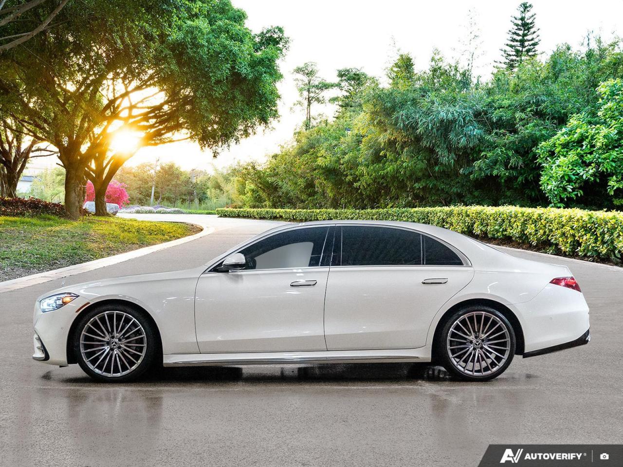 2021 Mercedes-Benz S-Class S580   4MATIC   LWB   CARFAX CLEAN Photo4