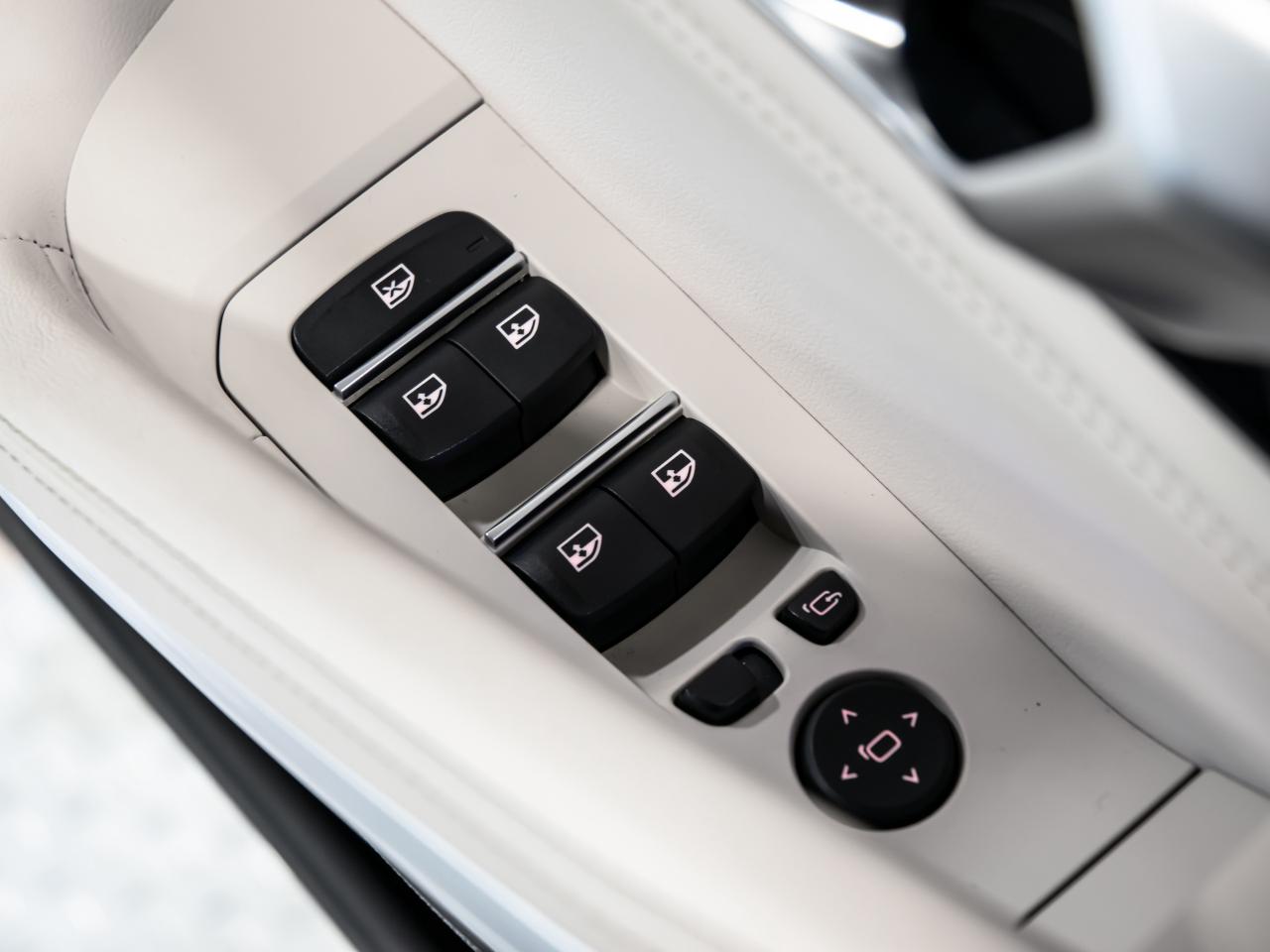 2023 BMW X6 xDrive40i Driver Assist HUD PREMIUM ENHANCED PKG Photo