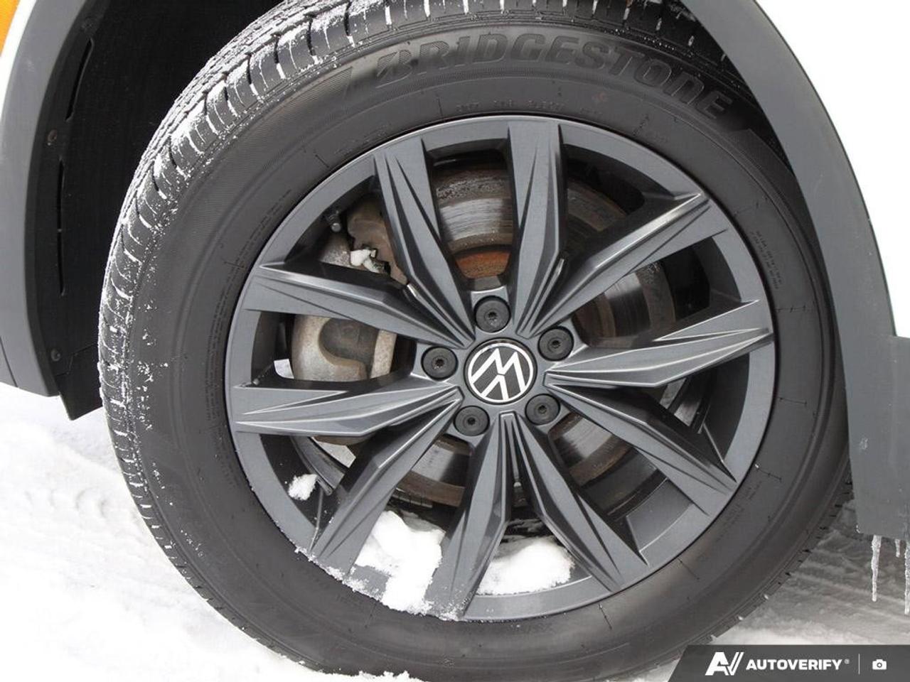 2022 Volkswagen Tiguan ComfortlineACCIDENT-FREE, AWD, CARPLAY, AWD, HTD S Photo