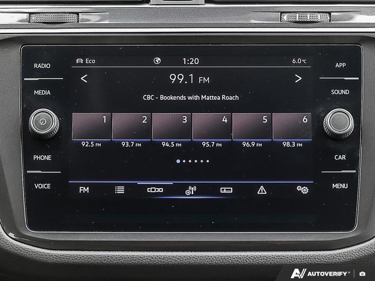 2022 Volkswagen Tiguan ComfortlineACCIDENT-FREE, AWD, CARPLAY, AWD, HTD S Photo